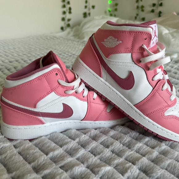 Jordan Shoes - Valentina day Jordan’s